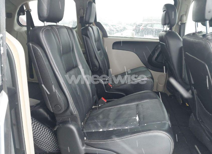 Photo 8 of 2014 Chrysler Town & COUNTRY TOURING (VIN 2C4RC1BG7ER326700)