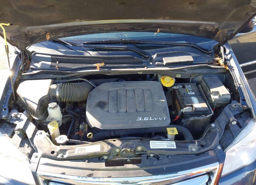 Photo 10 of 2014 Chrysler Town & COUNTRY TOURING (VIN 2C4RC1BG7ER381888)