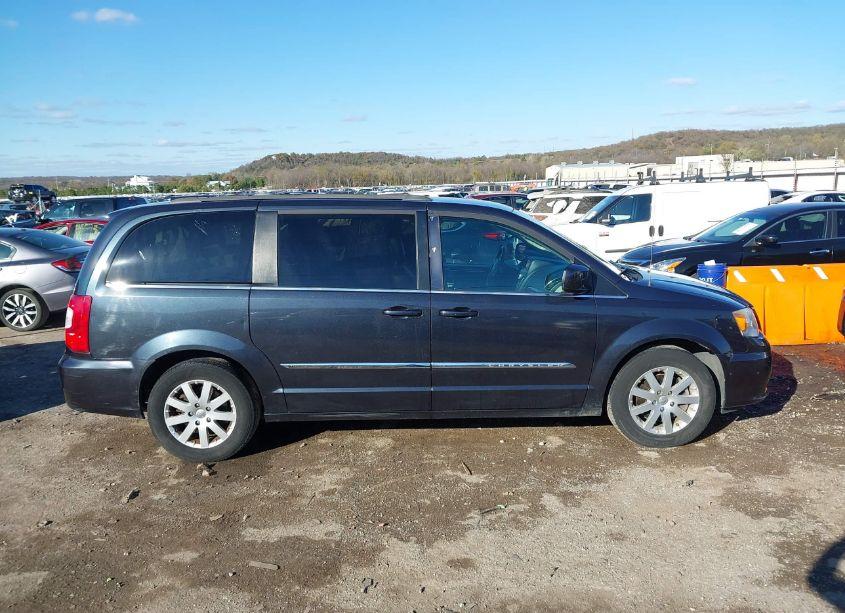 Photo 13 of 2014 Chrysler Town & COUNTRY TOURING (VIN 2C4RC1BG7ER381888)