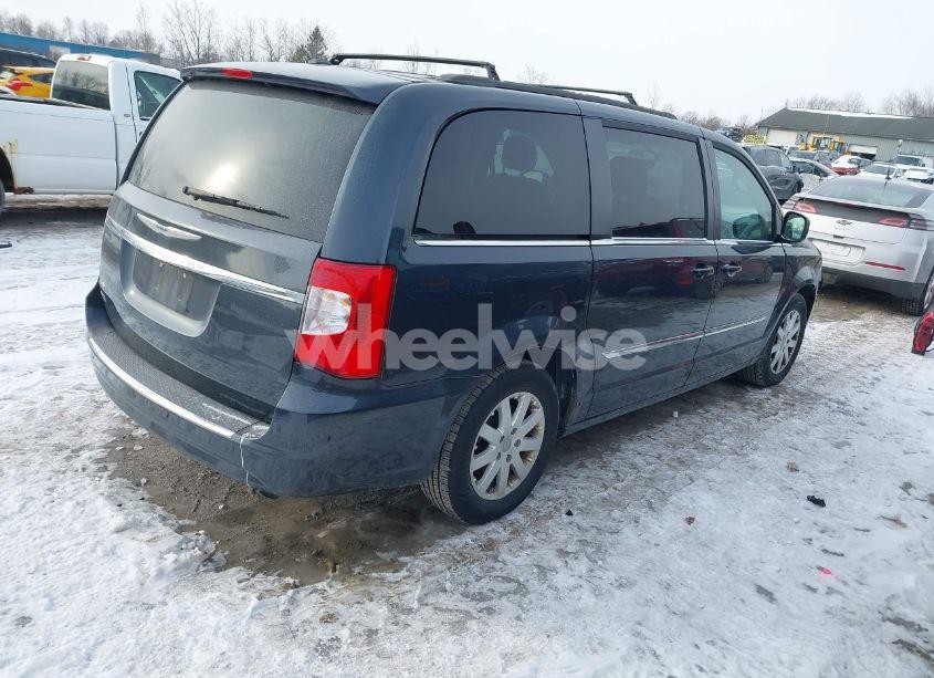 Photo 4 of 2014 Chrysler Town & COUNTRY TOURING (VIN 2C4RC1BG7ER403677)