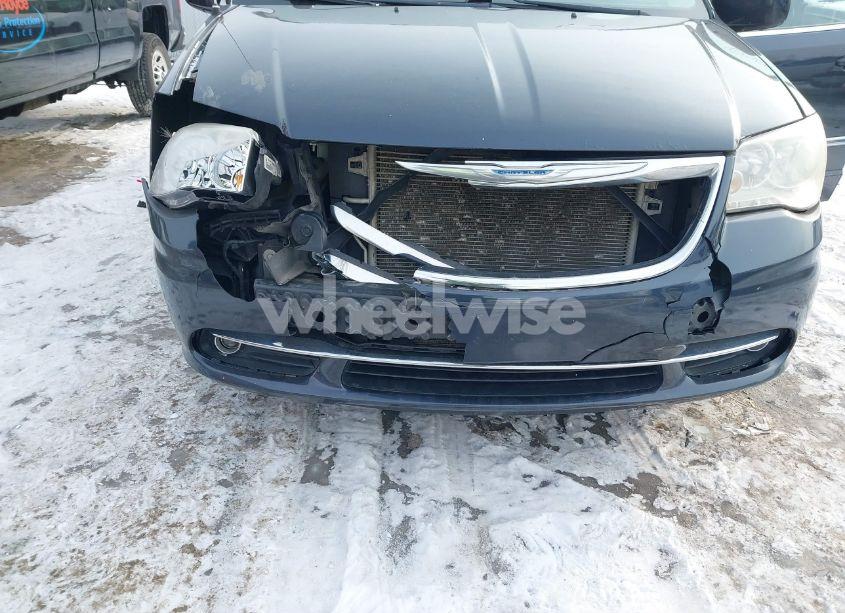 Photo 6 of 2014 Chrysler Town & COUNTRY TOURING (VIN 2C4RC1BG7ER403677)