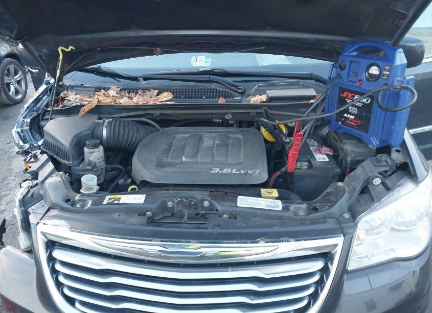 Photo 10 of 2014 Chrysler Town & COUNTRY TOURING (VIN 2C4RC1BG7ER436274)