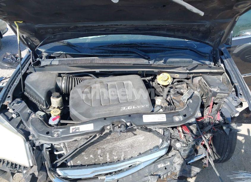 Photo 10 of 2014 Chrysler Town & COUNTRY TOURING (VIN 2C4RC1BG7ER437862)