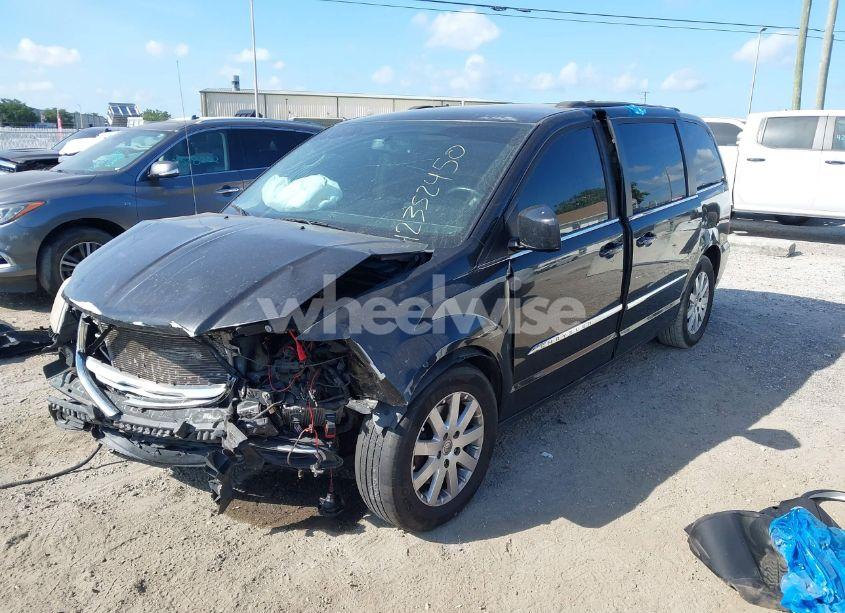 Photo 2 of 2014 Chrysler Town & COUNTRY TOURING (VIN 2C4RC1BG7ER437862)