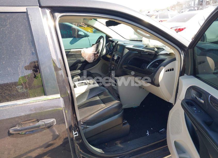 Photo 5 of 2014 Chrysler Town & COUNTRY TOURING (VIN 2C4RC1BG7ER437862)