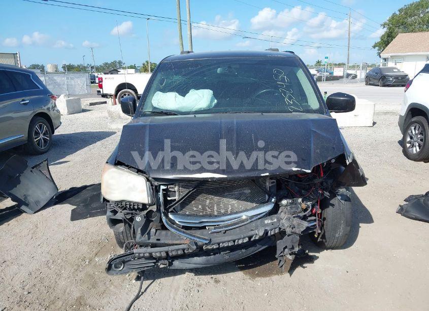 Photo 6 of 2014 Chrysler Town & COUNTRY TOURING (VIN 2C4RC1BG7ER437862)