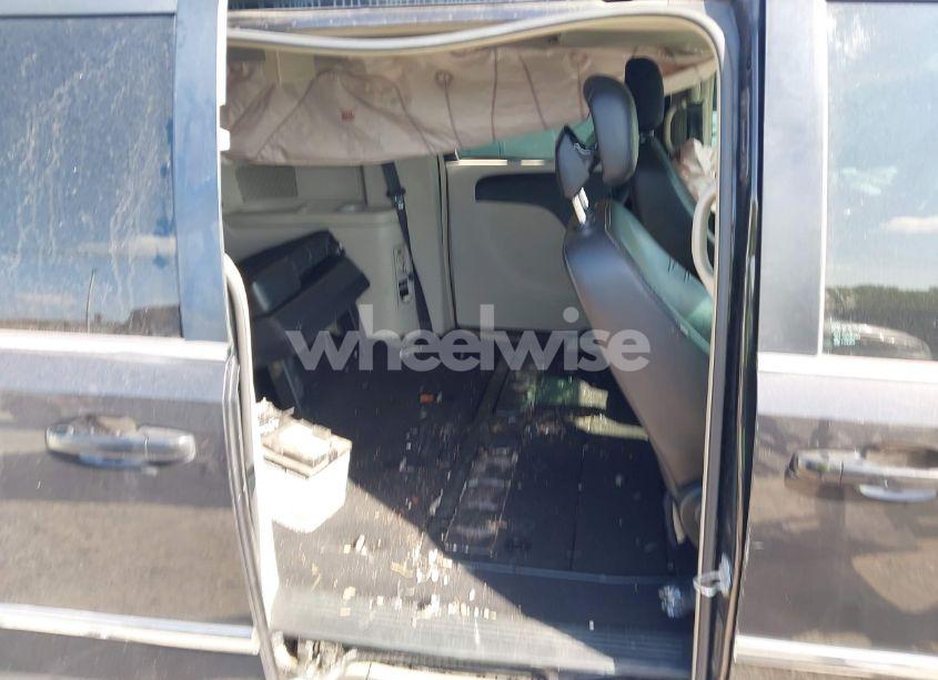 Photo 8 of 2014 Chrysler Town & COUNTRY TOURING (VIN 2C4RC1BG7ER437862)