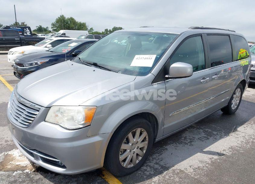 Photo 2 of 2014 Chrysler Town & COUNTRY TOURING (VIN 2C4RC1BG7ER445959)