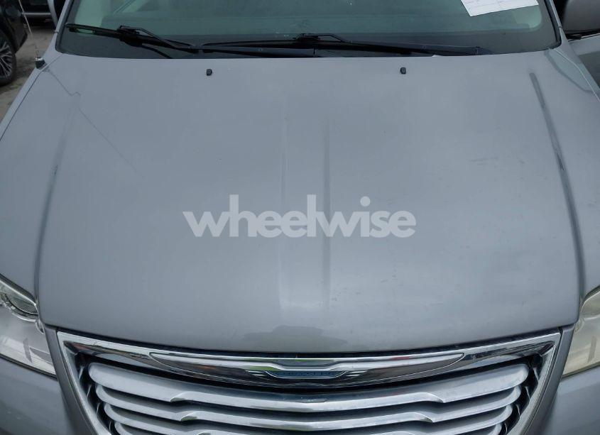 Photo 6 of 2014 Chrysler Town & COUNTRY TOURING (VIN 2C4RC1BG7ER445959)