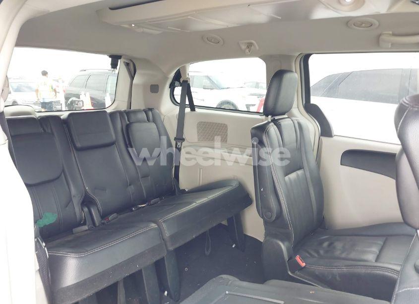 Photo 8 of 2014 Chrysler Town & COUNTRY TOURING (VIN 2C4RC1BG7ER445959)