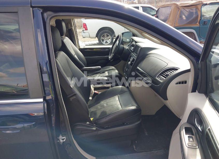 Photo 5 of 2015 Chrysler Town & COUNTRY TOURING (VIN 2C4RC1BG7FR505014)