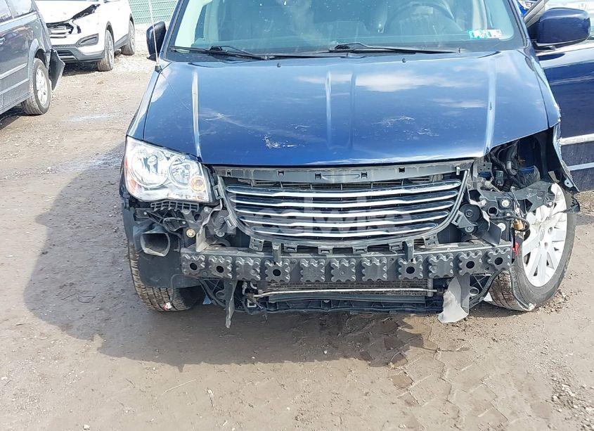 Photo 6 of 2015 Chrysler Town & COUNTRY TOURING (VIN 2C4RC1BG7FR505014)