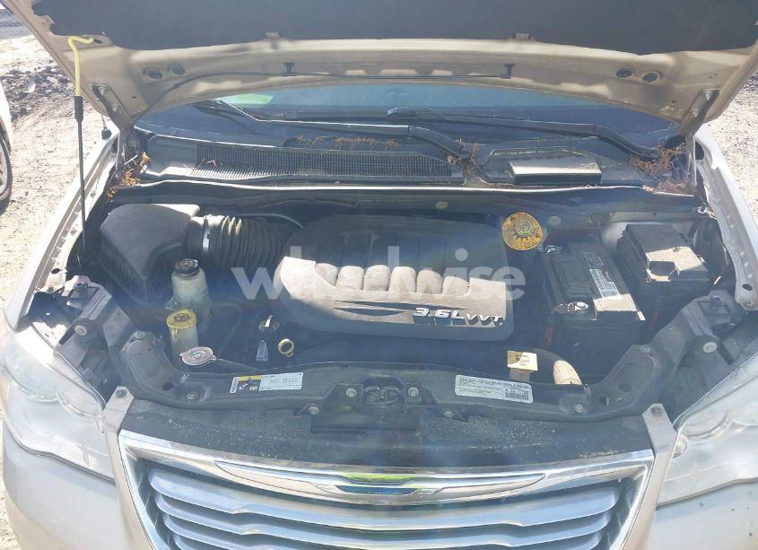 Photo 10 of 2015 Chrysler Town & COUNTRY TOURING (VIN 2C4RC1BG7FR583213)