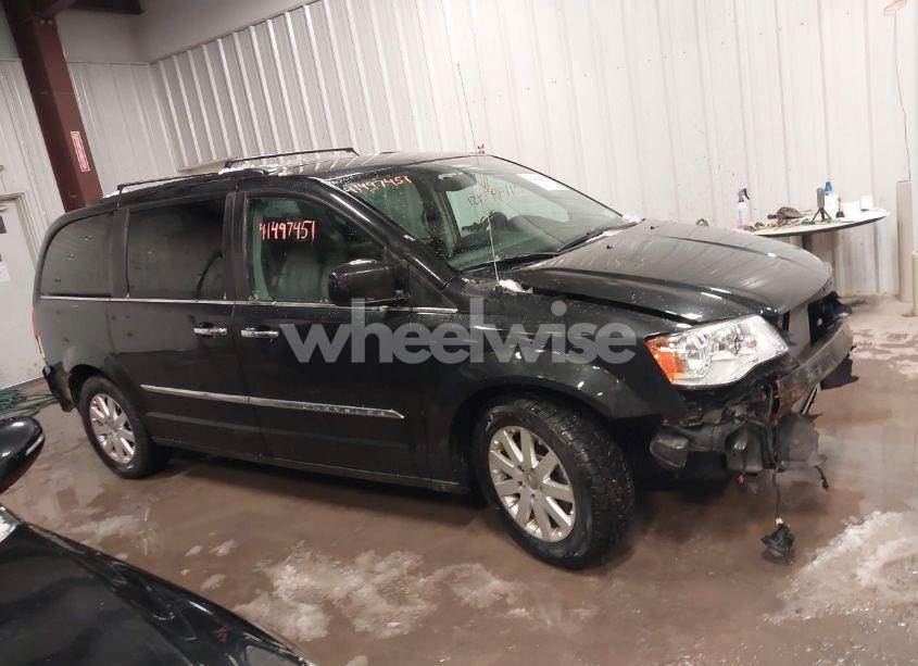 Photo 13 of 2015 Chrysler Town & COUNTRY TOURING (VIN 2C4RC1BG7FR610281)