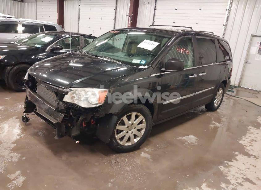 Photo 2 of 2015 Chrysler Town & COUNTRY TOURING (VIN 2C4RC1BG7FR610281)