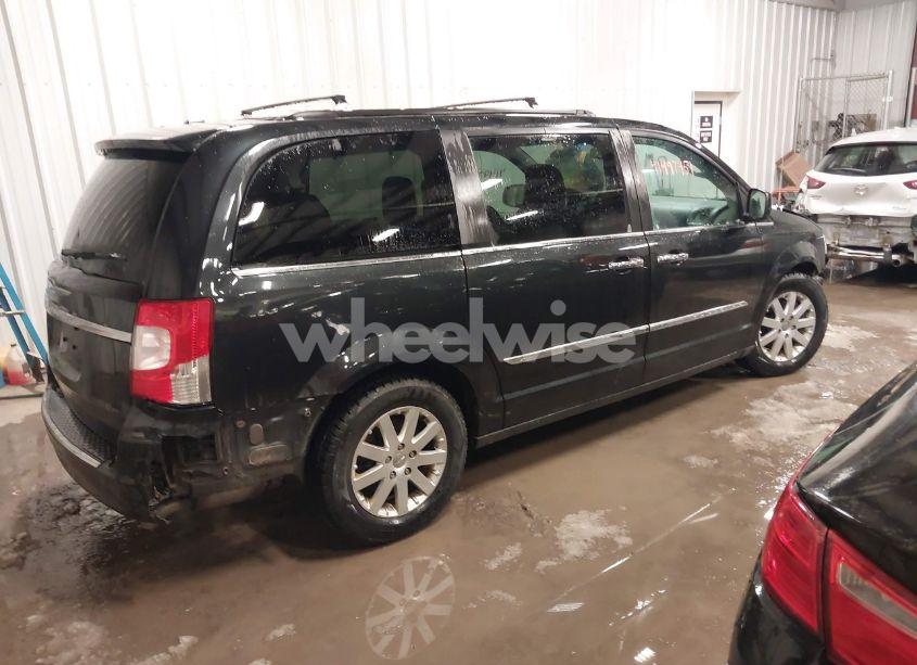 Photo 4 of 2015 Chrysler Town & COUNTRY TOURING (VIN 2C4RC1BG7FR610281)