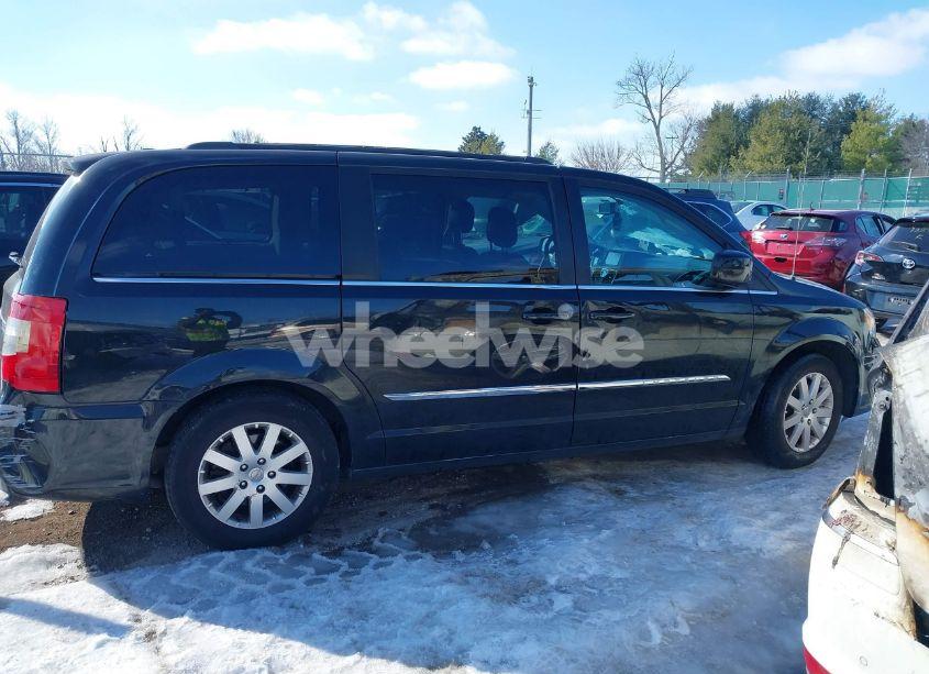 Photo 13 of 2015 Chrysler Town & COUNTRY TOURING (VIN 2C4RC1BG7FR611107)