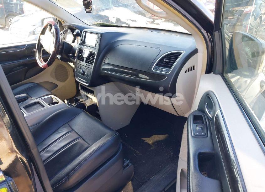 Photo 5 of 2015 Chrysler Town & COUNTRY TOURING (VIN 2C4RC1BG7FR611107)