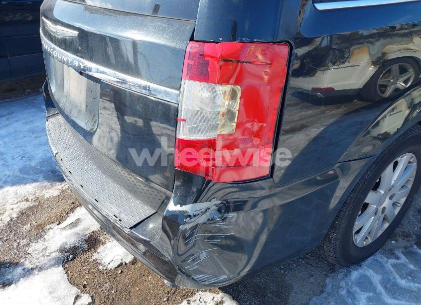 Photo 6 of 2015 Chrysler Town & COUNTRY TOURING (VIN 2C4RC1BG7FR611107)