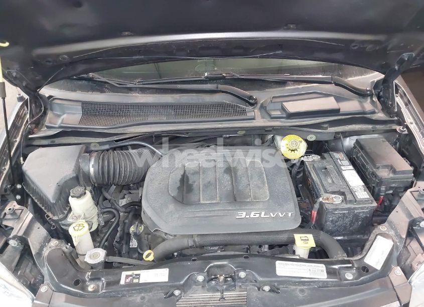 Photo 10 of 2015 Chrysler Town & COUNTRY TOURING (VIN 2C4RC1BG7FR627551)