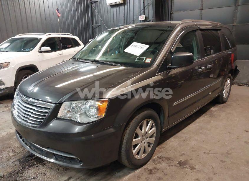 Photo 2 of 2015 Chrysler Town & COUNTRY TOURING (VIN 2C4RC1BG7FR627551)