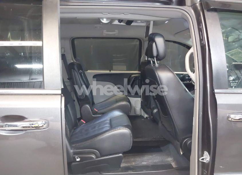 Photo 8 of 2015 Chrysler Town & COUNTRY TOURING (VIN 2C4RC1BG7FR627551)