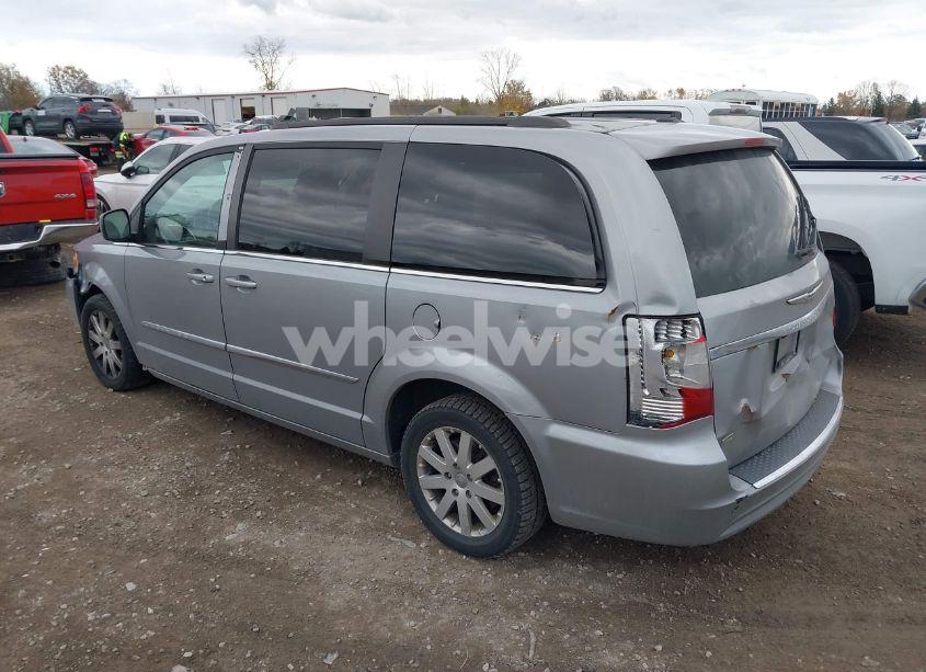 Photo 3 of 2015 Chrysler Town & COUNTRY TOURING (VIN 2C4RC1BG7FR637576)