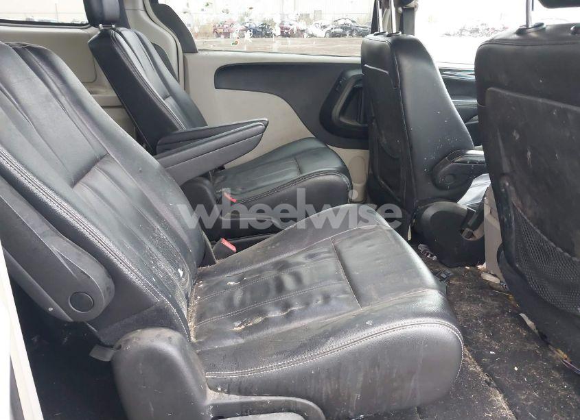 Photo 8 of 2015 Chrysler Town & COUNTRY TOURING (VIN 2C4RC1BG7FR637576)