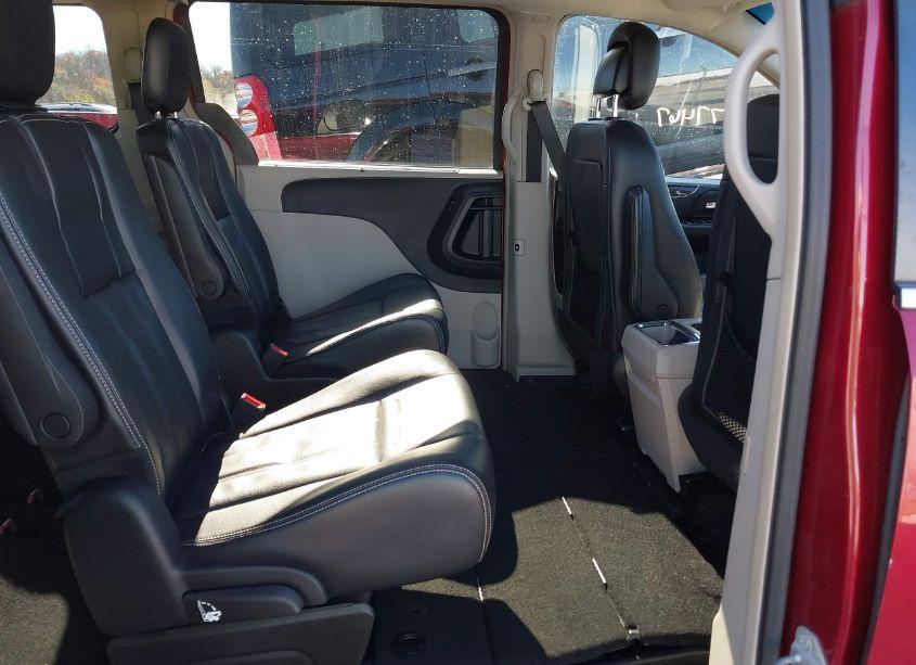 Photo 8 of 2015 Chrysler Town & COUNTRY TOURING (VIN 2C4RC1BG7FR676782)