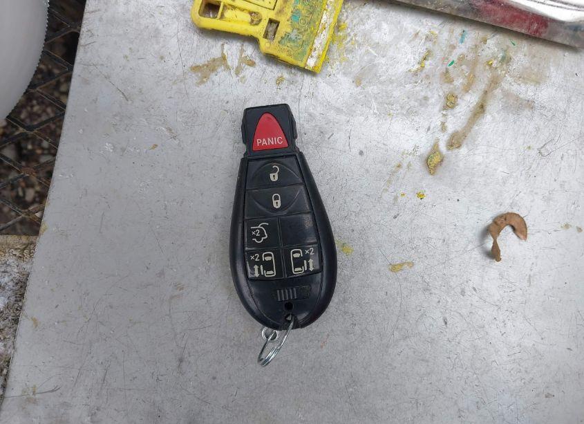 Photo 11 of 2016 Chrysler Town & COUNTRY TOURING (VIN 2C4RC1BG7GR103995)