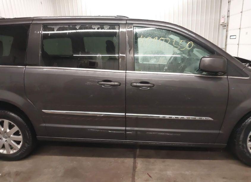 Photo 13 of 2016 Chrysler Town & COUNTRY TOURING (VIN 2C4RC1BG7GR103995)