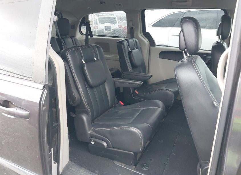 Photo 8 of 2016 Chrysler Town & COUNTRY TOURING (VIN 2C4RC1BG7GR103995)