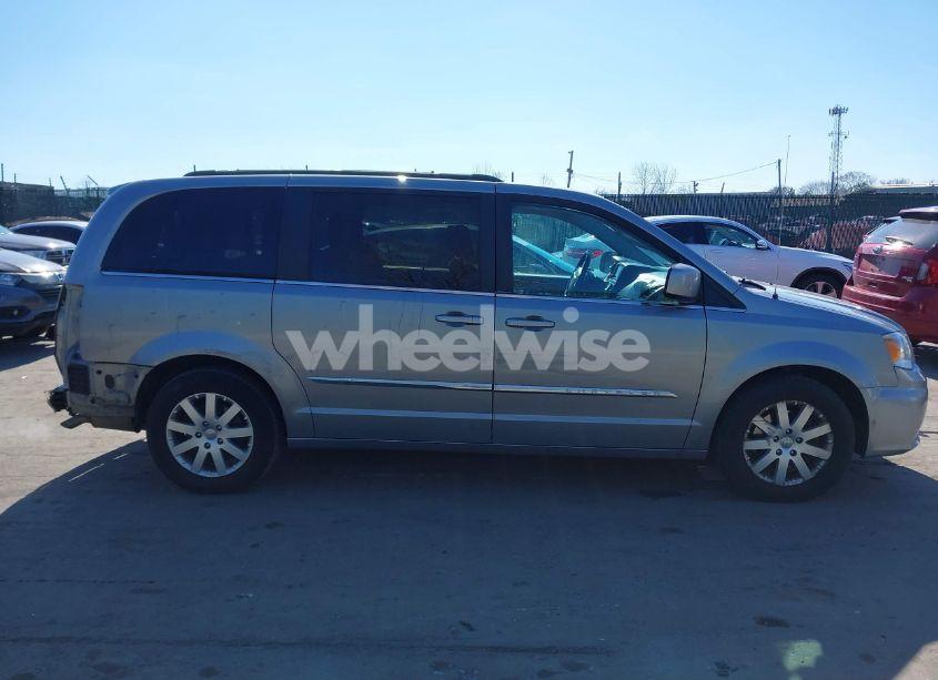 Photo 12 of 2016 Chrysler Town & COUNTRY TOURING (VIN 2C4RC1BG7GR129321)