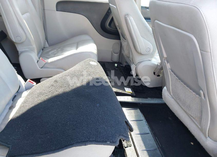 Photo 8 of 2016 Chrysler Town & COUNTRY TOURING (VIN 2C4RC1BG7GR129321)