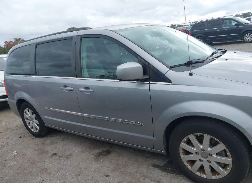 Photo 13 of 2016 Chrysler Town & COUNTRY TOURING (VIN 2C4RC1BG7GR164487)