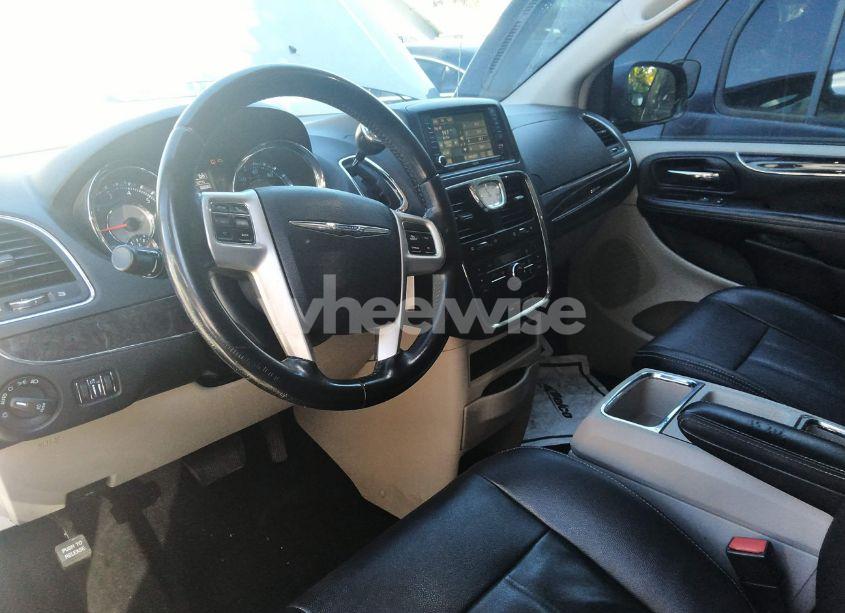 Photo 5 of 2016 Chrysler Town & COUNTRY TOURING (VIN 2C4RC1BG7GR187039)