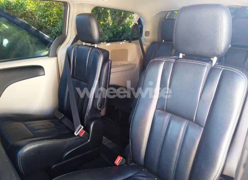 Photo 8 of 2016 Chrysler Town & COUNTRY TOURING (VIN 2C4RC1BG7GR187039)