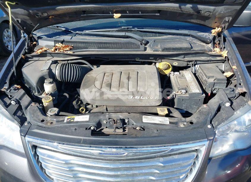 Photo 10 of 2016 Chrysler Town & COUNTRY TOURING (VIN 2C4RC1BG7GR187297)