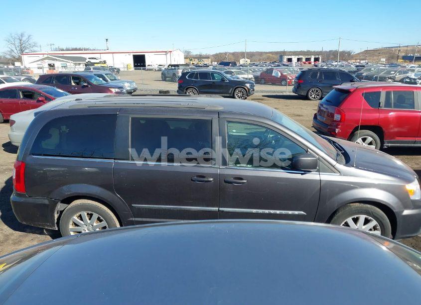 Photo 13 of 2016 Chrysler Town & COUNTRY TOURING (VIN 2C4RC1BG7GR187297)