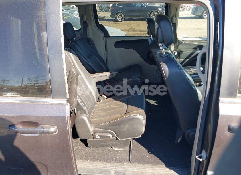 Photo 8 of 2016 Chrysler Town & COUNTRY TOURING (VIN 2C4RC1BG7GR187297)