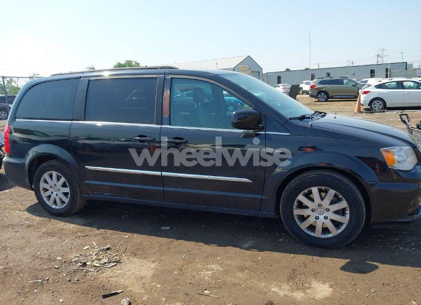 Photo 13 of 2016 Chrysler Town & COUNTRY TOURING (VIN 2C4RC1BG7GR188000)