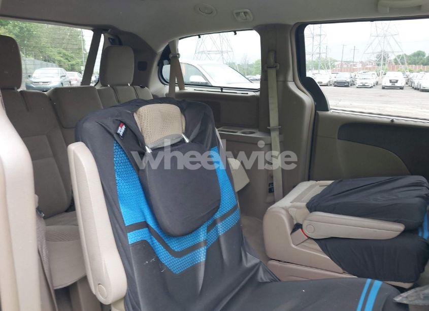 Photo 8 of 2016 Chrysler Town & COUNTRY TOURING (VIN 2C4RC1BG7GR191270)