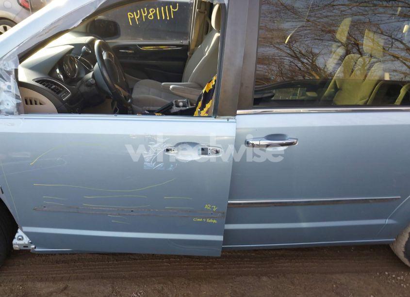 Photo 15 of 2016 Chrysler Town & COUNTRY TOURING (VIN 2C4RC1BG7GR194444)