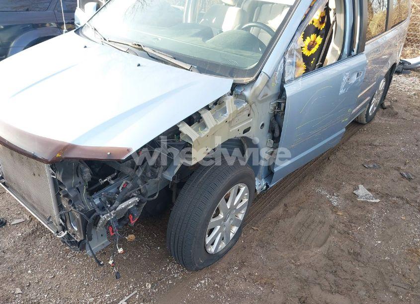 Photo 6 of 2016 Chrysler Town & COUNTRY TOURING (VIN 2C4RC1BG7GR194444)