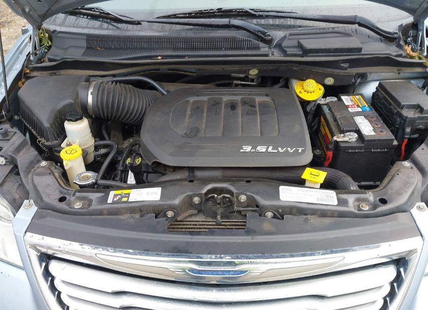 Photo 10 of 2016 Chrysler Town & COUNTRY TOURING (VIN 2C4RC1BG7GR200601)