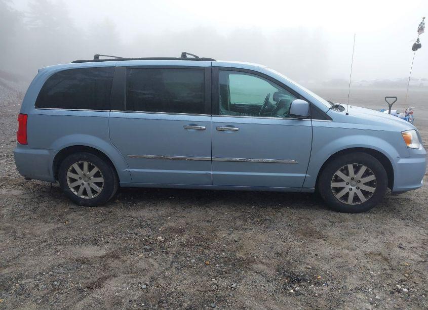 Photo 13 of 2016 Chrysler Town & COUNTRY TOURING (VIN 2C4RC1BG7GR200601)