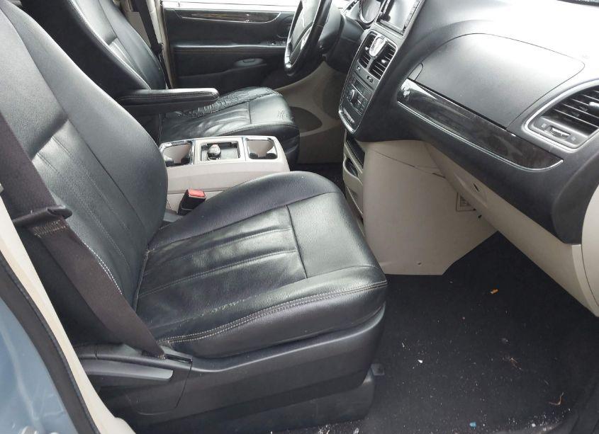 Photo 5 of 2016 Chrysler Town & COUNTRY TOURING (VIN 2C4RC1BG7GR200601)