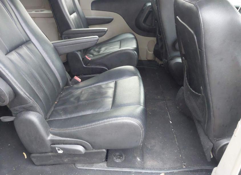 Photo 8 of 2016 Chrysler Town & COUNTRY TOURING (VIN 2C4RC1BG7GR200601)