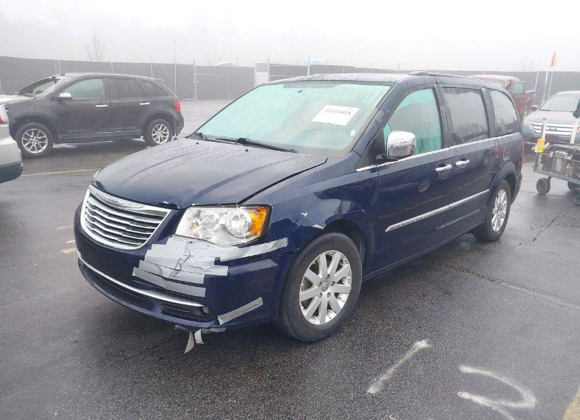 Photo 2 of 2016 Chrysler Town & COUNTRY TOURING (VIN 2C4RC1BG7GR206575)