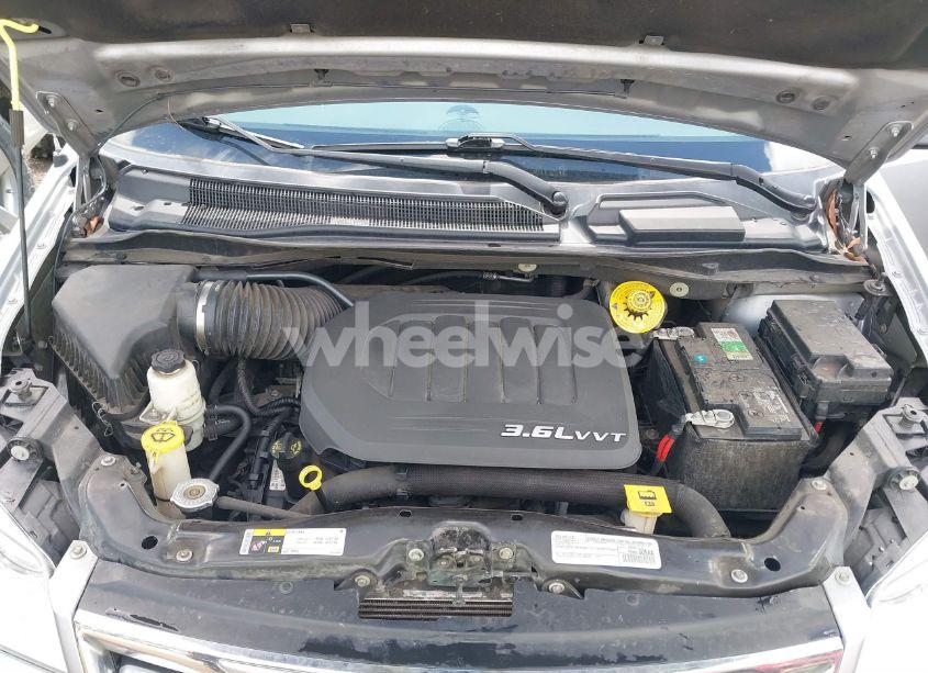 Photo 10 of 2016 Chrysler Town & COUNTRY TOURING (VIN 2C4RC1BG7GR207919)